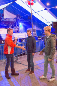 Klik hier om terug te keren