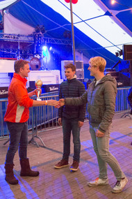 Klik hier om terug te keren