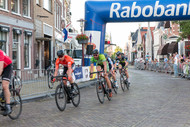 Klik hier om terug te keren