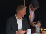 Klik hier om terug te keren